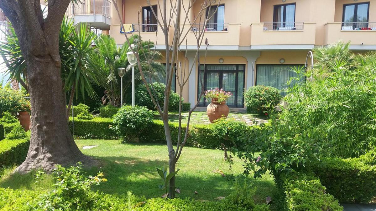 Nettuno Hotel Palace เบลเวเดเร มาริตตีโม ภายนอก รูปภาพ