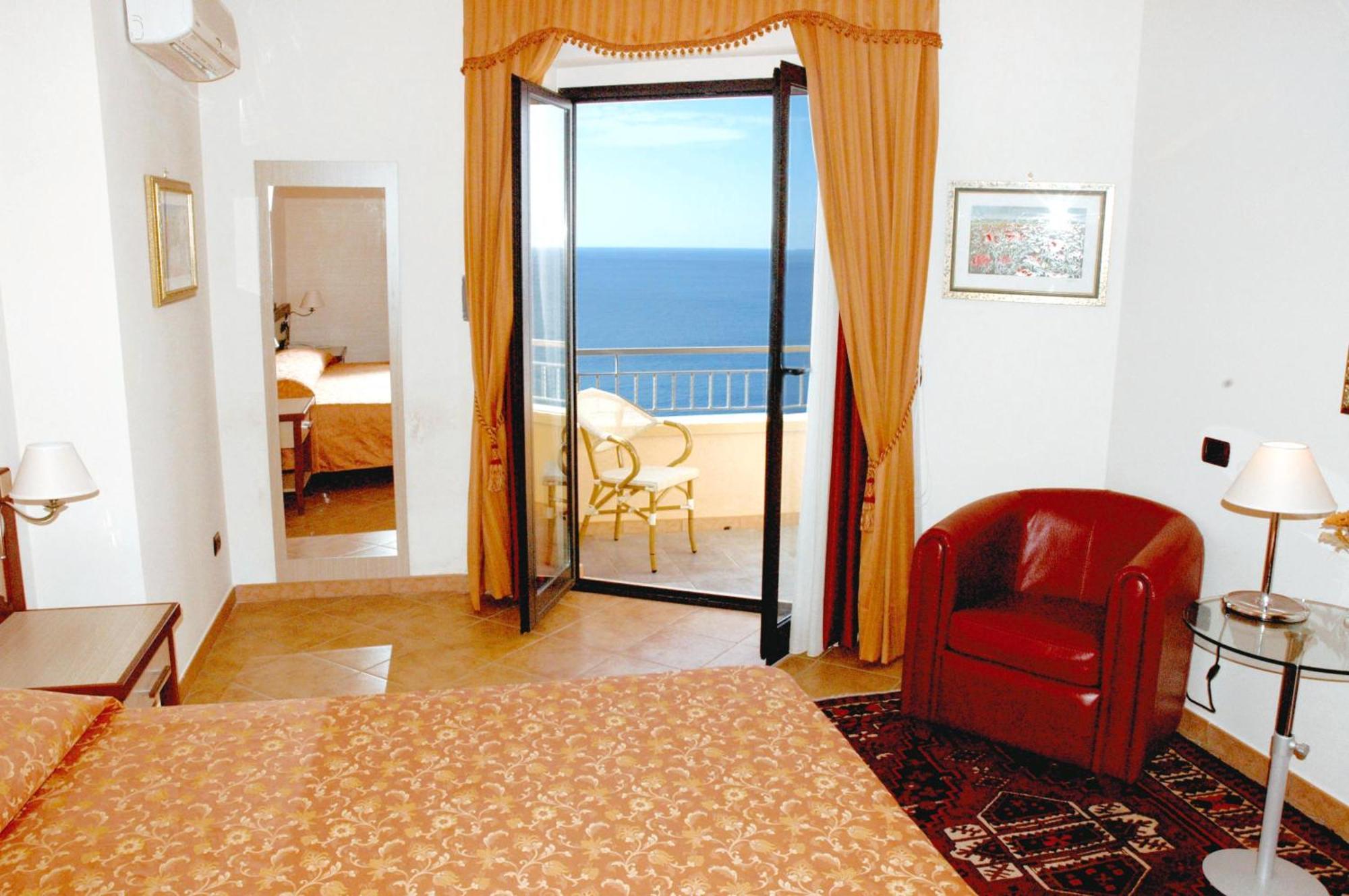 Nettuno Hotel Palace เบลเวเดเร มาริตตีโม ภายนอก รูปภาพ